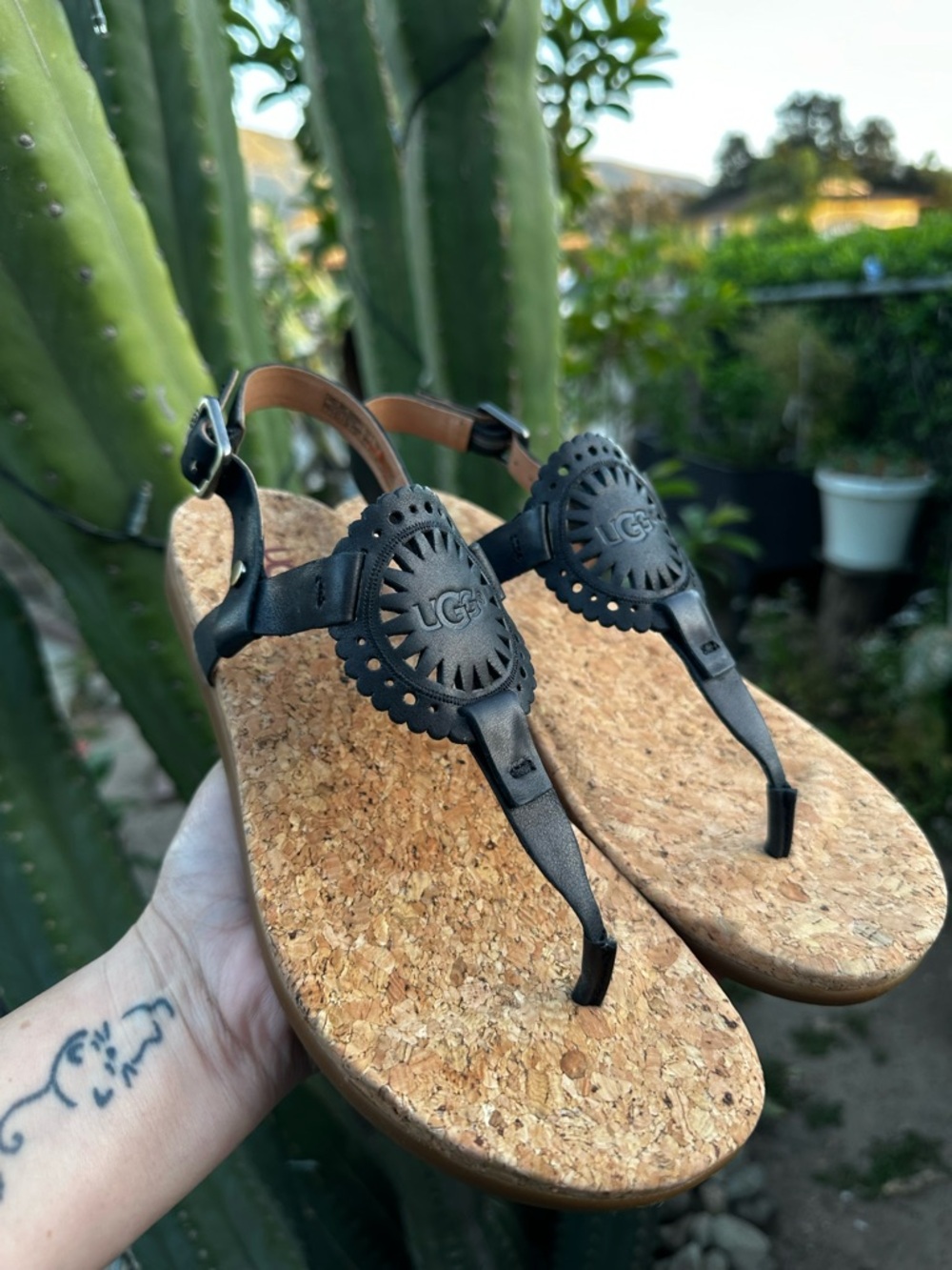 Ugg Australia women’s AYDEN II SANDAL Black size 7